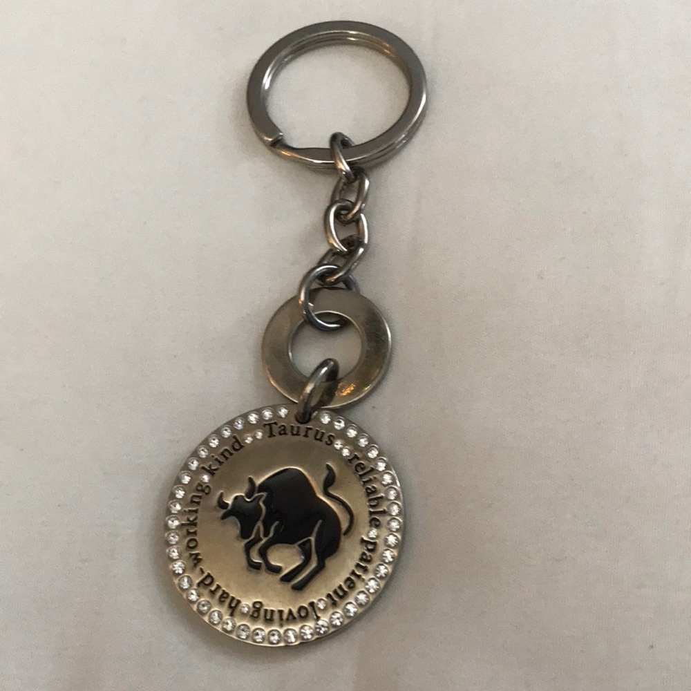 🌸NEW🌸 Vintage Taurus Keychain